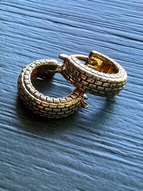 Monica Vinader Heirloom Huggie Earrings 18k Yellow Gold Vermeil